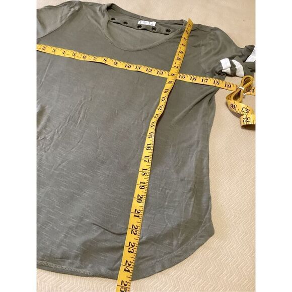 Maurices Olive 24/7 Solid Cut Out Neck Tee Shirt M - Picture 2 of 5